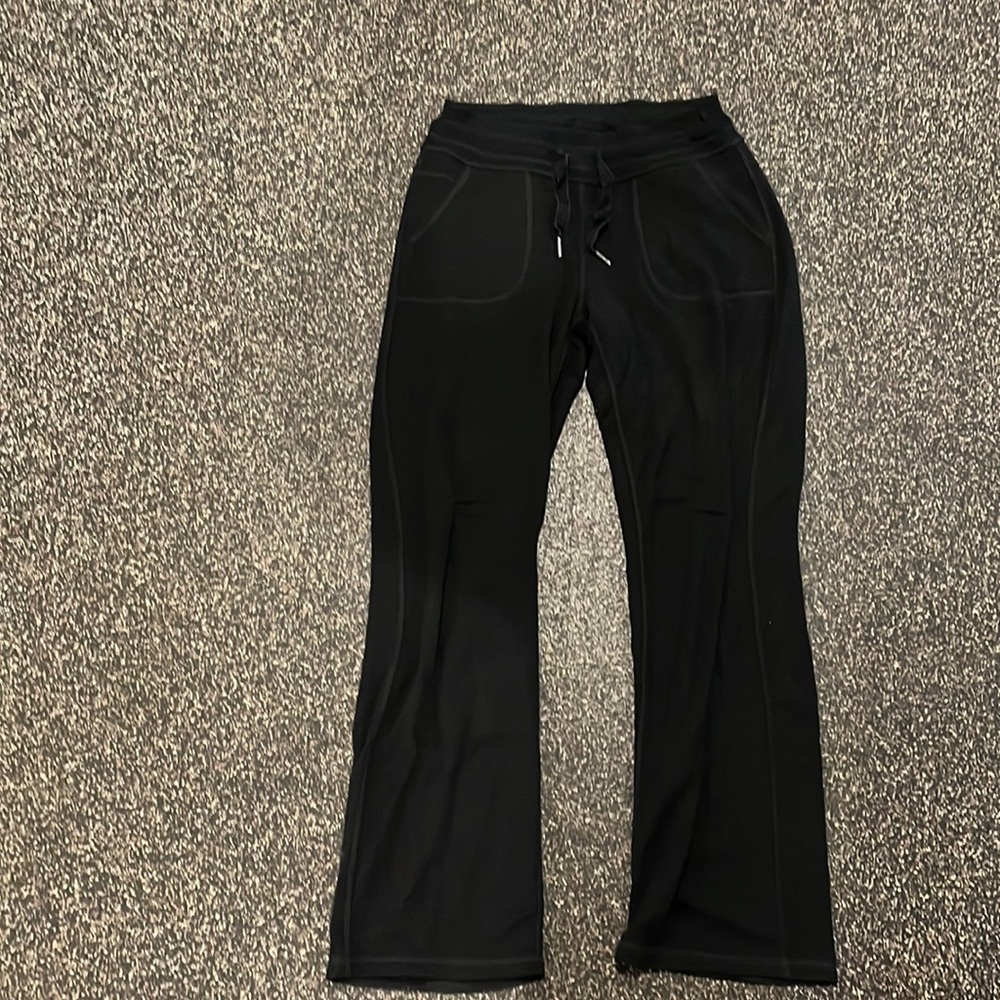 Athleta women’s black fleece lined sweatpants size small.